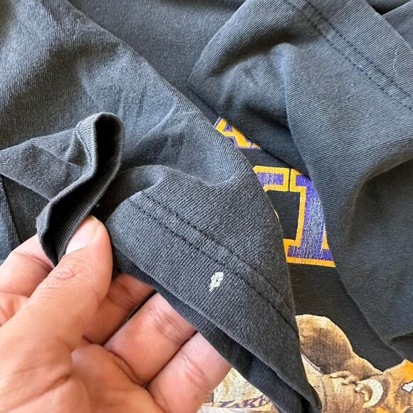 Vintage 2009 Kobe Bryant Lakers Shirt - Picture 8 of 8